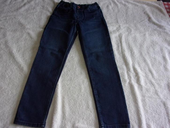 Meisjes jeans broek. Maat 134, Kinderen en Baby's, Kinderkleding | Maat 134, Zo goed als nieuw, Meisje, Broek, Ophalen of Verzenden