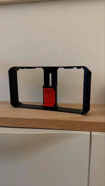Ulanzi smartphonehouder beschikbaar voor biedingen