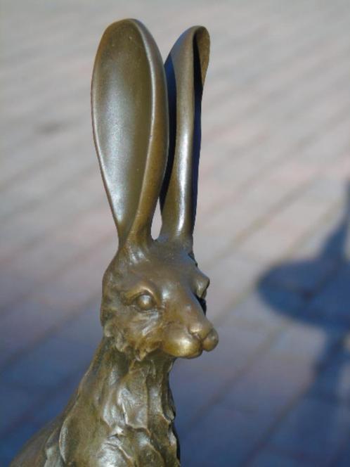 Een konijn of haas met grote oren in brons gesigneerd, Antiek en Kunst, Antiek | Brons en Koper, Brons, Ophalen