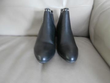  Nieuwe slofjes maat 41 beschikbaar voor biedingen