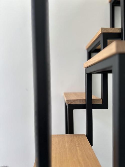 Designtrap uit zwart staal en parket - nieuwstaat, Bricolage & Construction, Échelles & Escaliers, Comme neuf, Escalier, 2 à 4 mètres