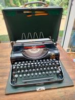 Typemachine OLYMPIA PROGRESS. Retro. 88 jaar oud. Werkend., Ophalen of Verzenden, Gebruikt