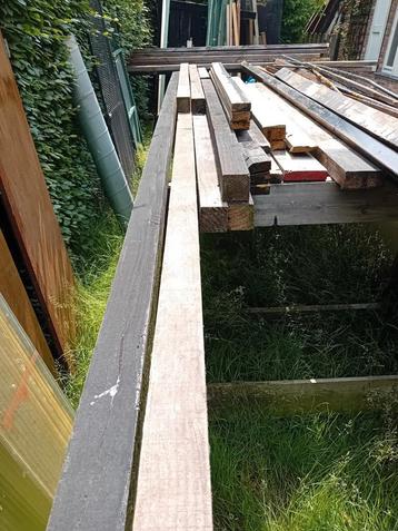 Grenen Douglas hout beschikbaar voor biedingen