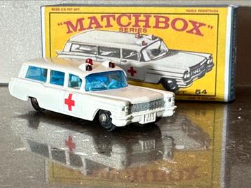 Matchbox 54 S&S Cadillac Ambulance et boîte
