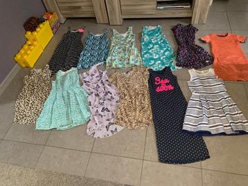 Meisjes kleding groot pakket  beschikbaar voor biedingen