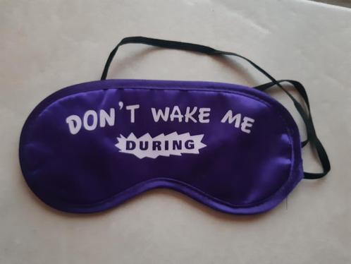 Slaapmasker paars met opschrift - nieuwstaat, Kleding | Dames, Pyjama's, Zo goed als nieuw, Ophalen of Verzenden