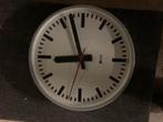 Horloge de bureau 40 cm vieille de 50 ans, Maison & Meubles, Accessoires pour la Maison | Horloges, Utilisé, Enlèvement ou Envoi