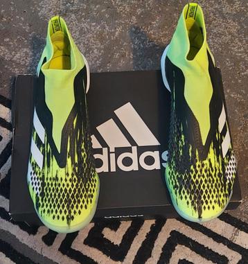 Chaussures de football Adidas  beschikbaar voor biedingen