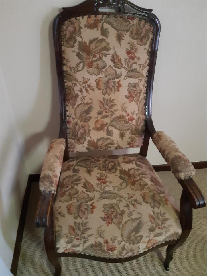 Antieke zetel WEG WEGENS PLAATSGEBREK  BIEDEN, Antiek en Kunst, Antiek | Meubels | Stoelen en Sofa's, Ophalen