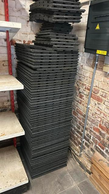60 complete rubberen tegels 50x50x2,5cm, Ophalen
