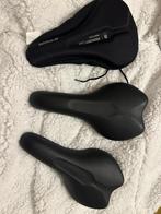 2 Bicycle seats M + 1 cover M, Ophalen, Zo goed als nieuw