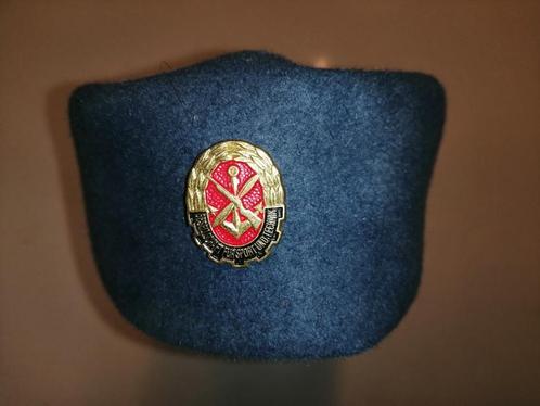 ALLEMAGNE - DDR - ORGANISATION SPORTIVE - KEPI + CALOT (A), Collections, Objets militaires | Général, Armée de terre, Enlèvement ou Envoi