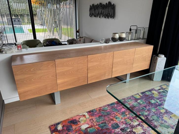 Notenhout dressoir, Huis en Inrichting, Kasten | Dressoirs, Gebruikt, 200 cm of meer, 25 tot 50 cm, Met deur(en), Ophalen