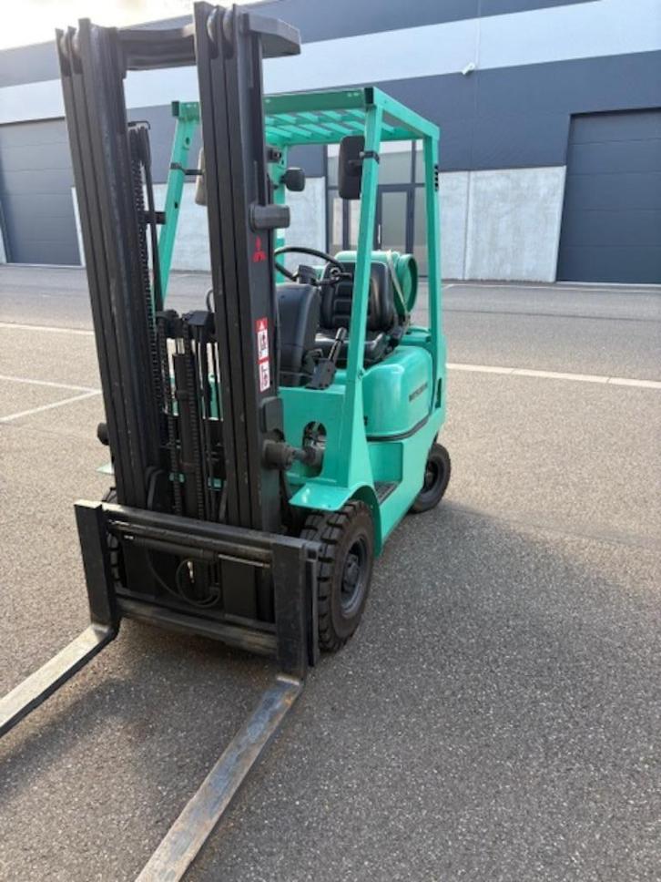 CHARIOT ELEVATEUR, Articles professionnels, Machines & Construction | Chariots élévateurs & Transport interne, Chariot élévateur