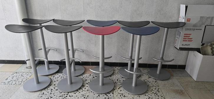 Moderne barkrukken in goede staat — stevig en comfortabel, Huis en Inrichting, Barkrukken, Zo goed als nieuw, Ophalen of Verzenden