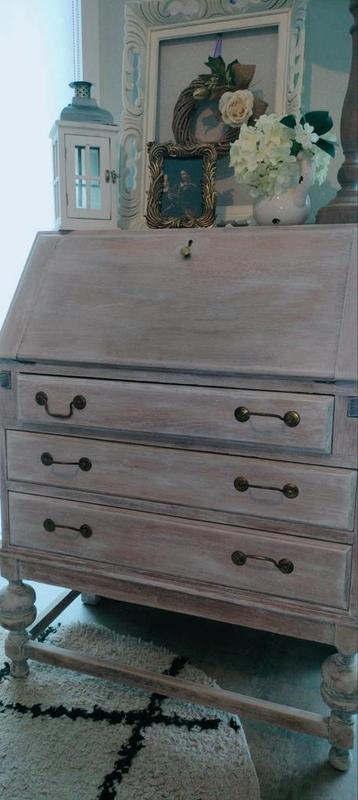 Antiek bureau/secretaire beschikbaar voor biedingen