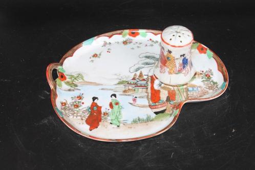 Plateau et salière en porcelaine asiatique Chine signée, Antiquités & Art, Antiquités | Porcelaine, Enlèvement ou Envoi