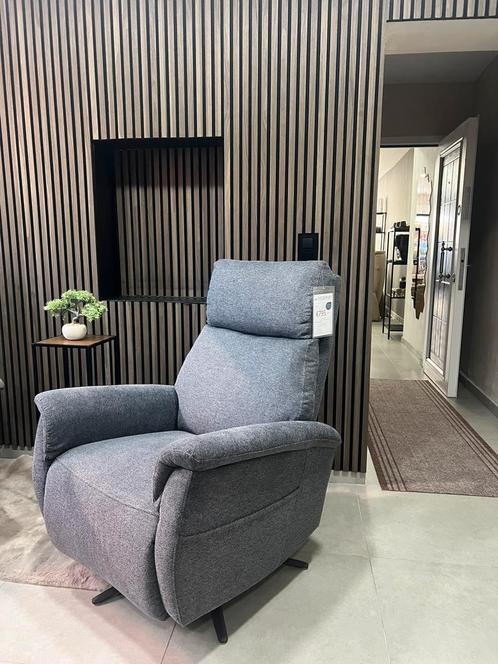 Nieuwe elektrische relax op draaivoet | stof | 2 motoren!, Huis en Inrichting, Zetels | Zetels en Chaises Longues, Nieuw, Stof