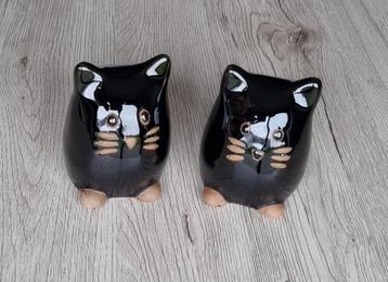 2 mooie kleine decoratieve beeldjes van katjes beschikbaar voor biedingen