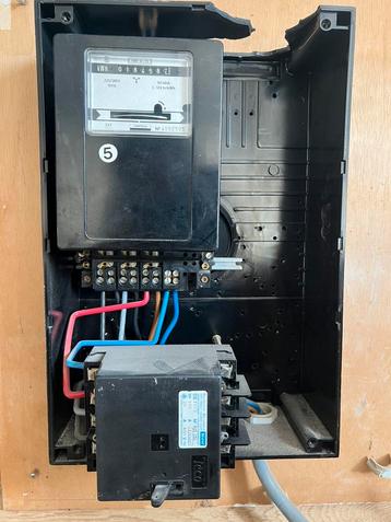 Kwh meter 3fasig + hoofdschakelaar 3fasig beschikbaar voor biedingen