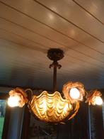 Ancien lustre, Enlèvement