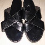Zwarte slippers  maat 41, Kleding | Dames, Schoenen, Ophalen, Zo goed als nieuw, Zwart, Slippers