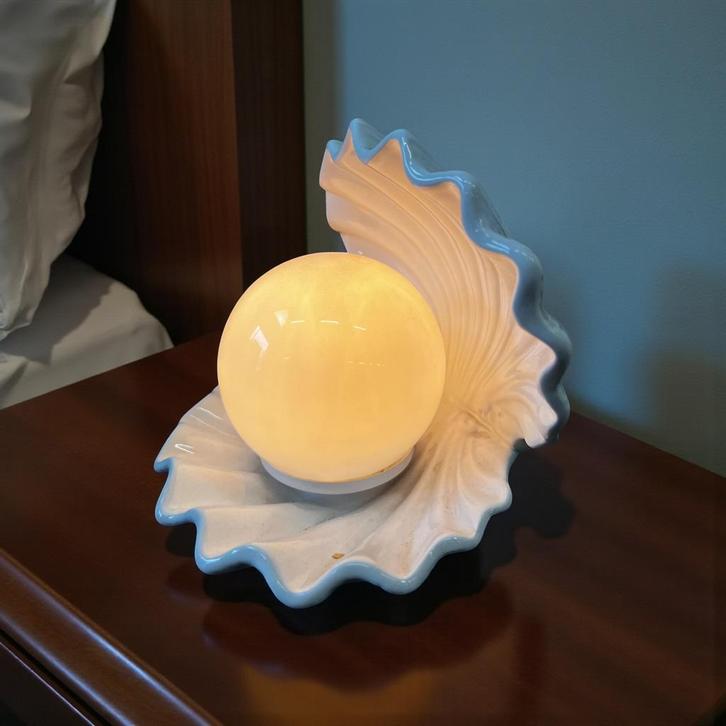 Vintage witte schelpenlamp / bollamp, Antiek en Kunst, Antiek | Verlichting, Ophalen of Verzenden