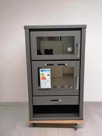 houtkachel met oven beschikbaar voor biedingen