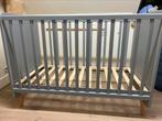 Babybed Quax grijs met houten poten, Kinderen en Baby's, Babywiegjes en Ledikanten, Ophalen, Zo goed als nieuw