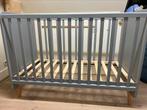 Babybed Quax grijs met houten poten, Kinderen en Baby's, Ophalen, Zo goed als nieuw