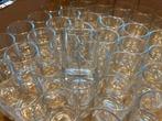 100 sterke kleine identieke glaasjes, Verzamelen, Glas en Drinkglazen, Nieuw, Ophalen of Verzenden