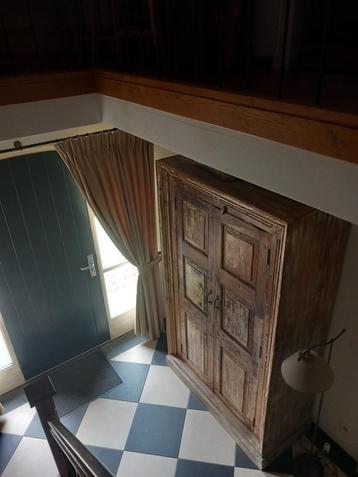 zware kast! oud recaimed teak beschikbaar voor biedingen