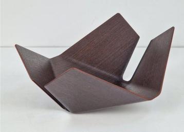 Minimalistische design houten fruitmand Delica beschikbaar voor biedingen
