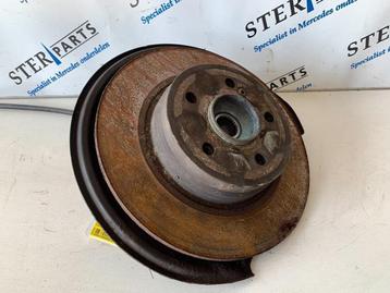 Fusee rechts-achter van een Mercedes C-Klasse beschikbaar voor biedingen