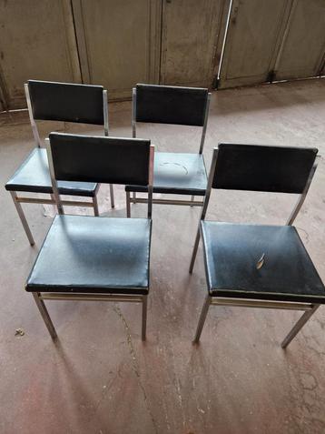 vintage keukenstoelen beschikbaar voor biedingen