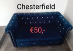 Chesterfield, in blauw fluweel met kristallen knopen (L=150), Huis en Inrichting, Zetels | Zetels en Chaises Longues, Zo goed als nieuw