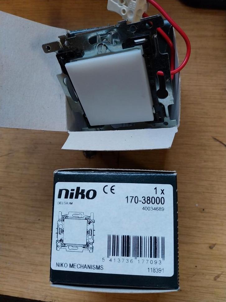 Inbouw orientatie,  tredeverlichting. 2 stuks Led. Niko., Maison & Meubles, Lampes | Spots, LED, Encastré(e), Enlèvement