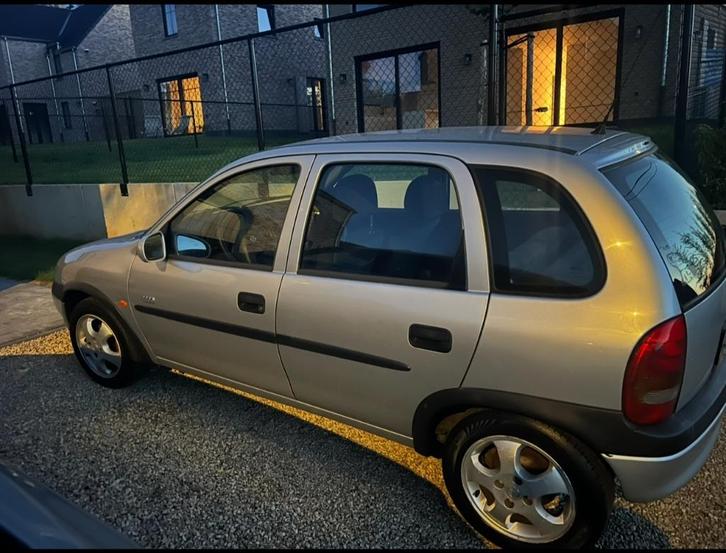2000 Opel Corsa Automatic 88,XXXKM, Auto's, Opel, Particulier, Corsa, Benzine, Stadsauto, 5 deurs, Automaat, Zilver of Grijs, Overige kleuren