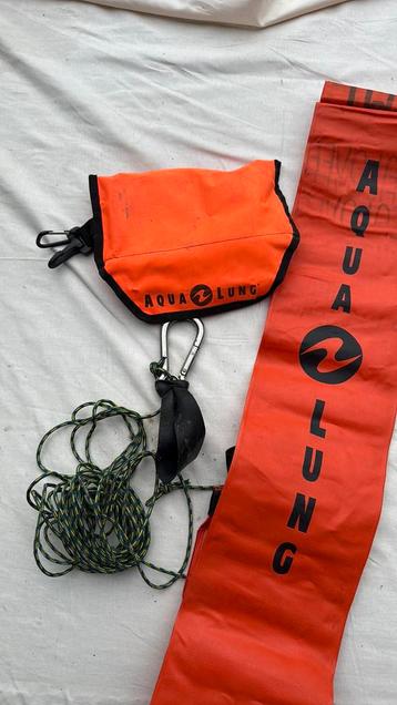 Parachute plongée Aqualung en Bon état avec corde beschikbaar voor biedingen