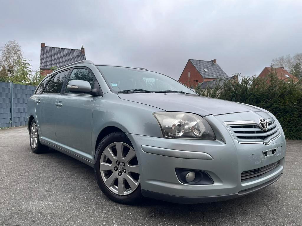 Toyota Avensis 1.8 benzine lichte vracht