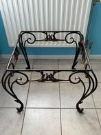 Smeedijzeren onderstel met glazen bovenblad., Huis en Inrichting, Ophalen, Zo goed als nieuw