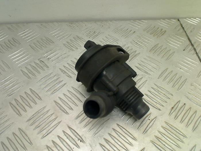 Pompe à eau supplémentaire d'un BMW X5, Autos : Pièces & Accessoires, Climatisation & Chauffage, BMW, Utilisé, 3 mois de garantie