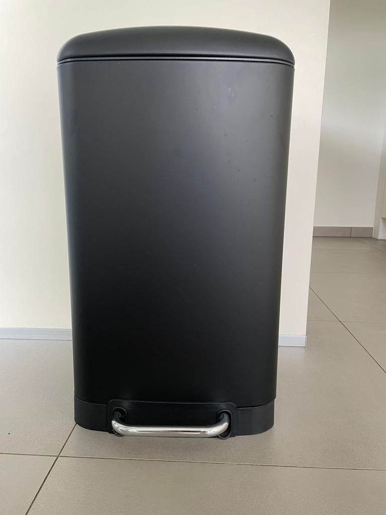 IJzeren pedaalvuilbak met soft close, Huis en Inrichting, Woonaccessoires | Prullenbakken, Zo goed als nieuw, Inox, 50 tot 75 cm