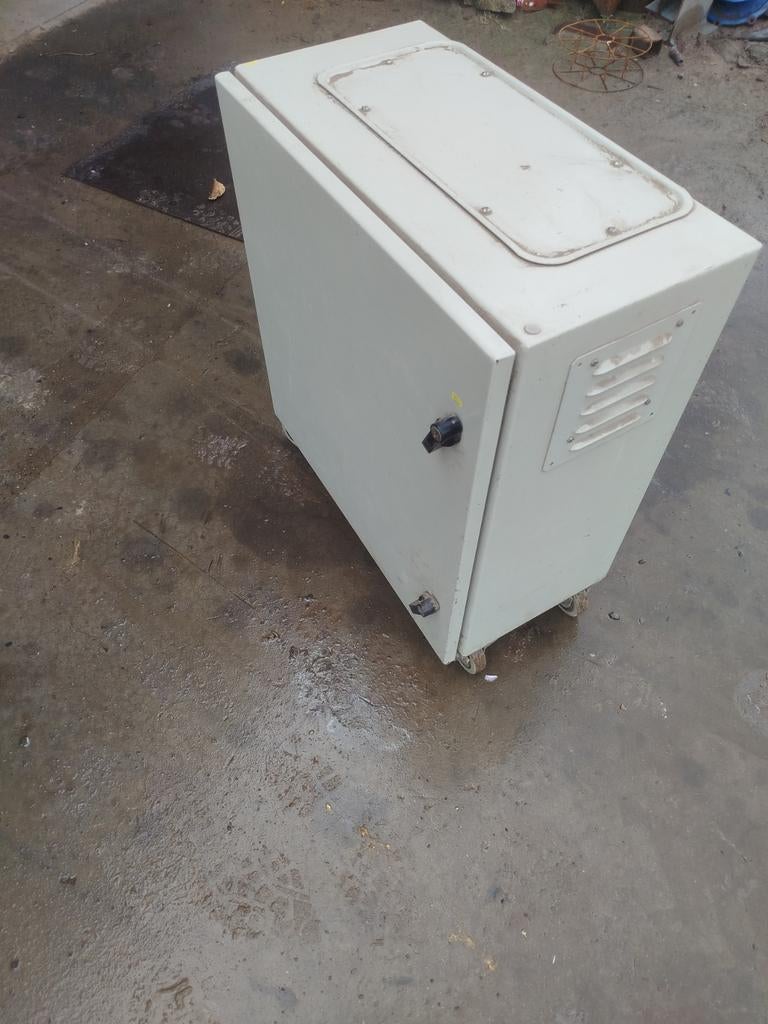 Transformator 230 - 400 VAC 25 kVA, Enlèvement