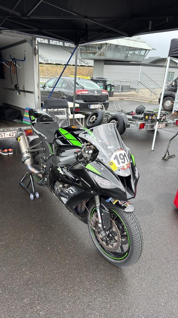 kawasaki zx10r, Motos, Motos | Kawasaki, Particulier, Sport, plus de 35 kW, 4 cylindres, Quickshifter, Échappement sport, Contrôle de traction