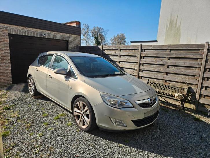 Opel Astra J 1.7 CDTi ECOTEC Sport DPF 2010, Auto's, Opel, Particulier, Astra, ABS, Airbags, Airconditioning, Alarm, Boordcomputer