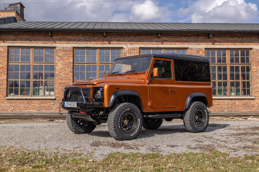 Land Rover Defender 90 | ITALIAN | RedFox Defender Project, Bedrijf, Te koop, Defender