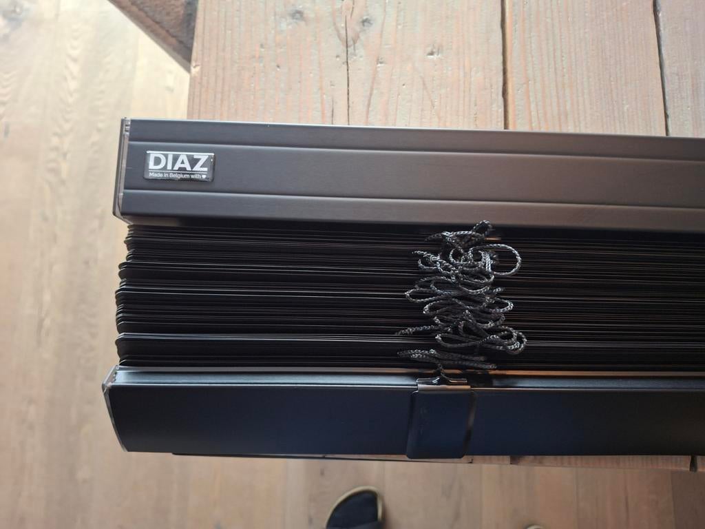Zonnebescherming, lamellen, jaloezieën van DIAZ., Ophalen, Zwart