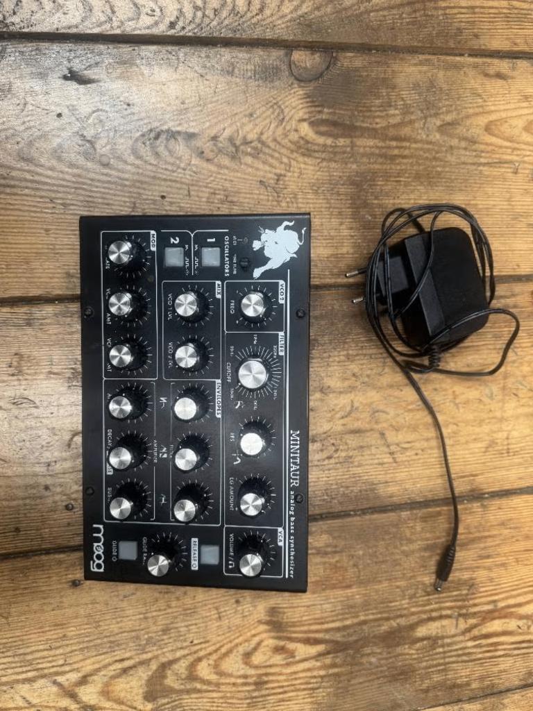 Moog Minitaur, Enlèvement ou Envoi, Comme neuf