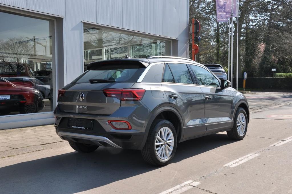 Volkswagen T-Roc * AS NEW * (bj 2022, automaat), Auto's, Stof, Bedrijf, 5 zetels, 150 pk